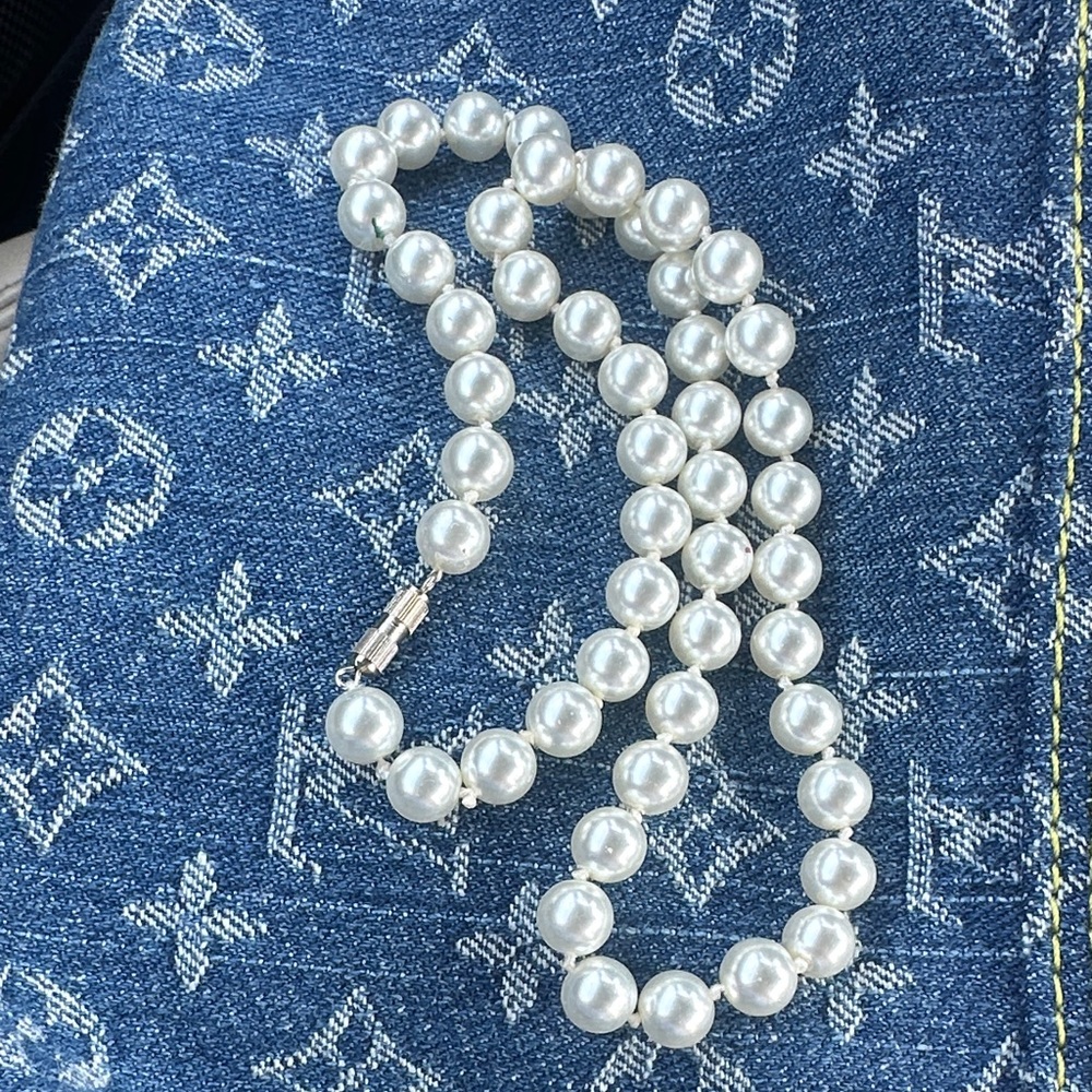 Beautiful Faux Pearl Necklace